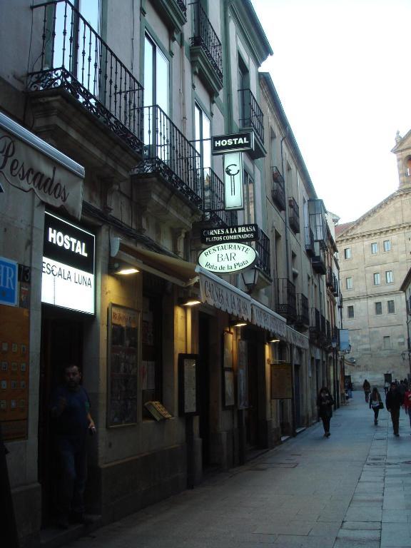 Hostal Escala Luna Salamanca Exterior photo
