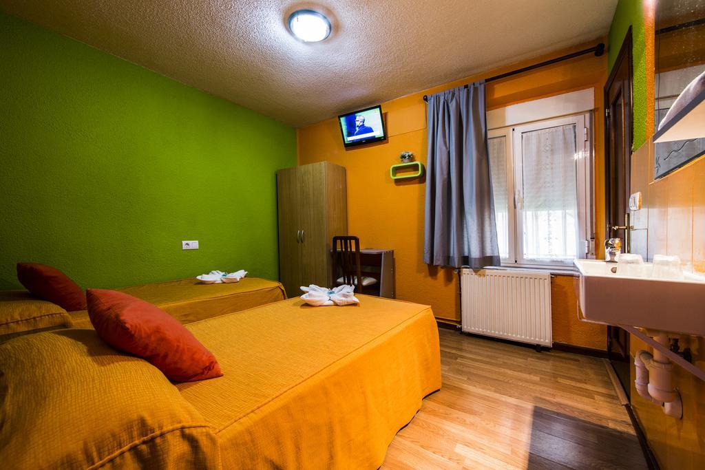 Hostal Escala Luna Salamanca Exterior photo